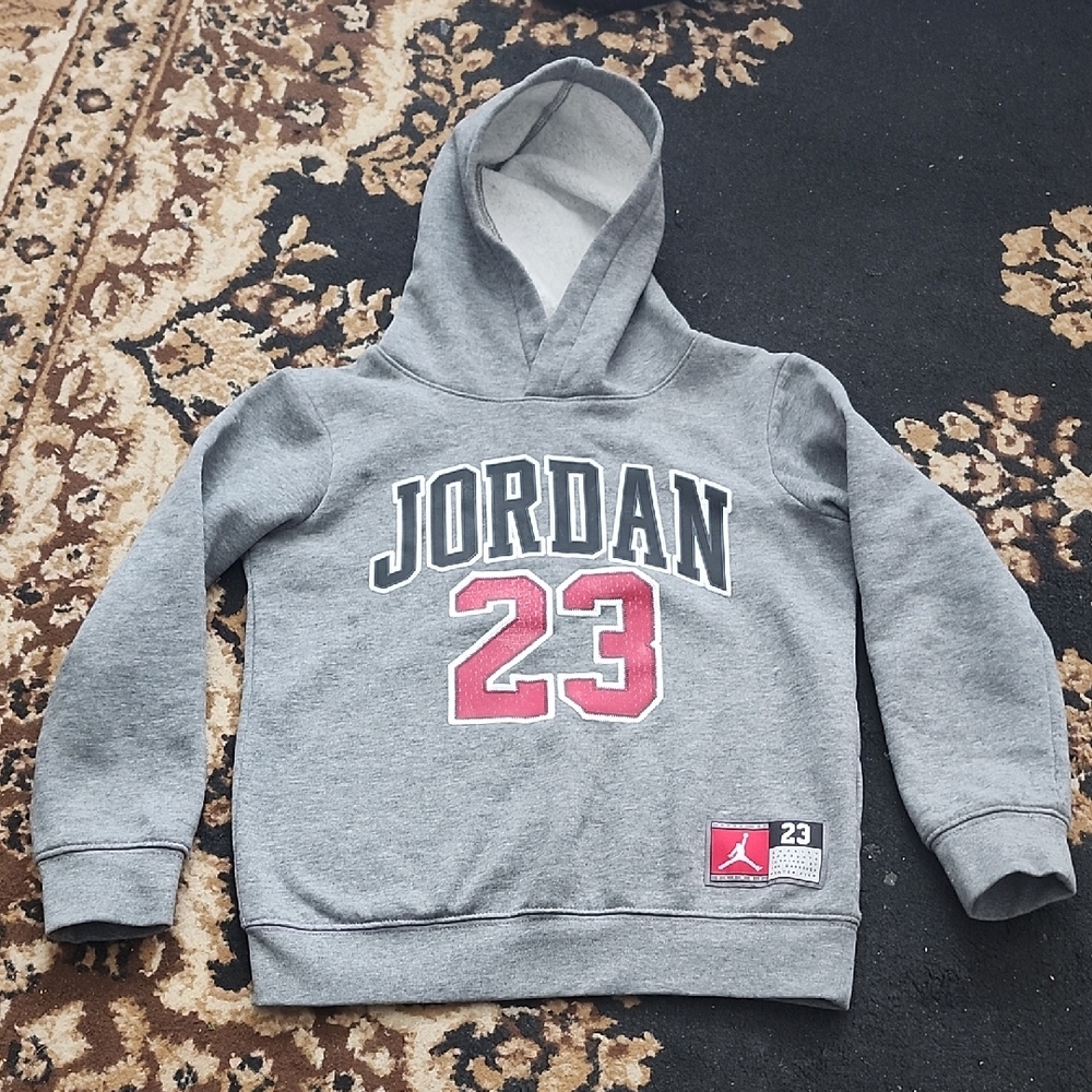 Jordan Kids Gray & Red Hoodie #23; Size: 7 (Large)
